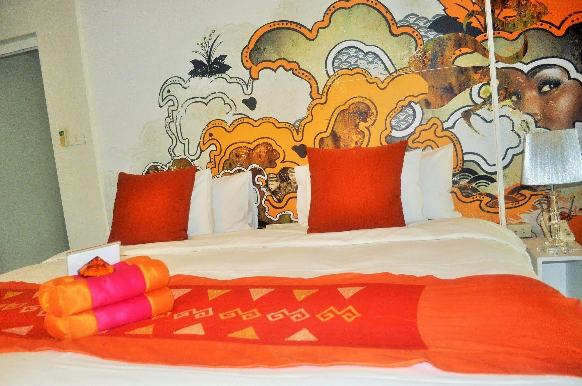 Seven Hotel Банкок Екстериор снимка